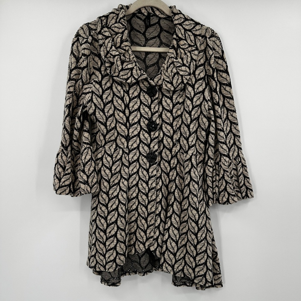 IC by Connie K Leaf Print Jacket‎ Women's Size M Beige Black Bell Sleeve Collar